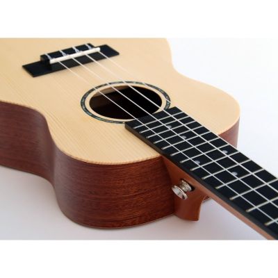 EGMOND C380.100V UKELELE CONCIERTO CON TAPA MACIZA SAPELI PERFIL