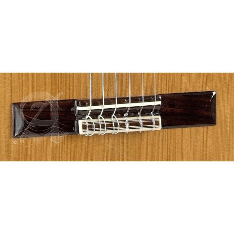 Alhambra 5P Guitarra clásica puente