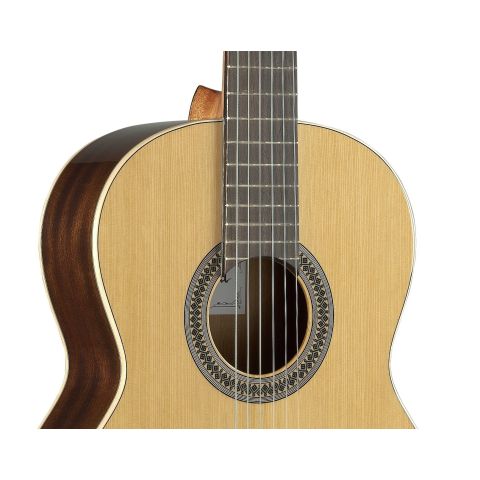 Alhambra 2c guitarra clásica para empezar el conservatorio. Tres años de garantía. Tapa