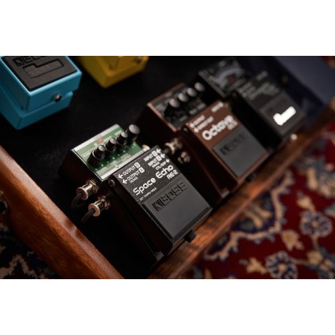 BOSS RE-2 Space Echo pedal efecto