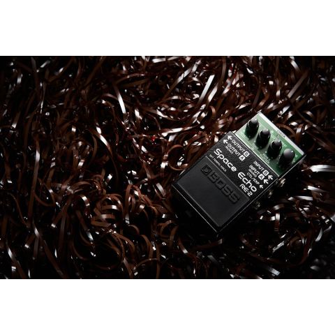 BOSS RE-2 Space Echo arriba