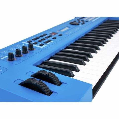 YAMAHA MX61IIblue V2