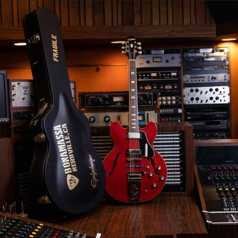 Epiphone Joe Bonamassa 1962 Es-335 Sixties Cherry con estuche Edición Limitada