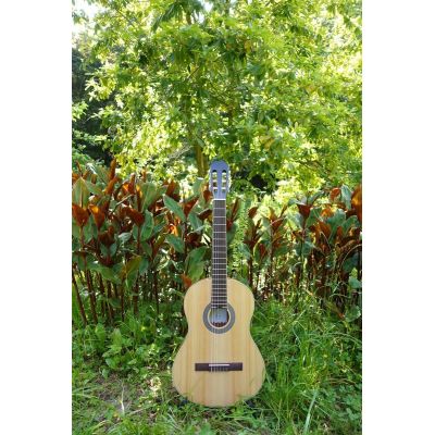 ADMIRA JAVA GUITARRA CLASICA