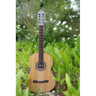 ADMIRA JAVA GUITARRA CLASICA FRENTE