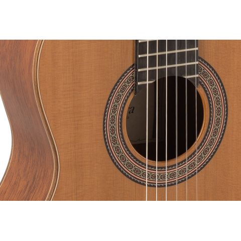 GUITARRA CLÁSICA ADMIRA A40 SERIE...