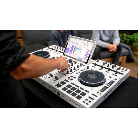 Denon DJ Prime 4 + White