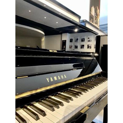 Yamaha U1 6405964 Ocasión