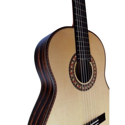 Antonio de Toledo Tomatito Almería Guitarra Flamenca negra de palo santo de Patagonia