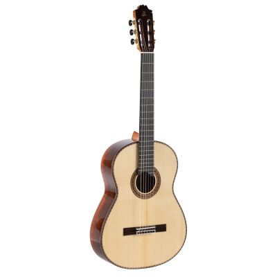 Admira Cristina Guitarra Clásica