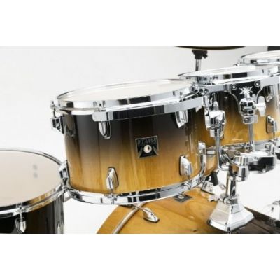 TAMA Superstar Classic 7-piece kit with 22" Bass Drum & hardware pack 2
