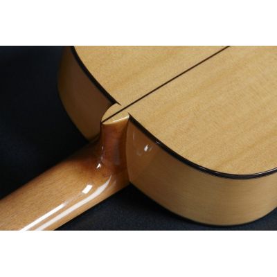 Alhambra Mengual & Margarit Flamenco Ciprés + Estuche 9568 Bam