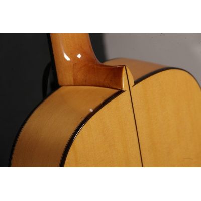 Alhambra Mengual & Margarit Flamenco Ciprés + Estuche 9568 Bam
