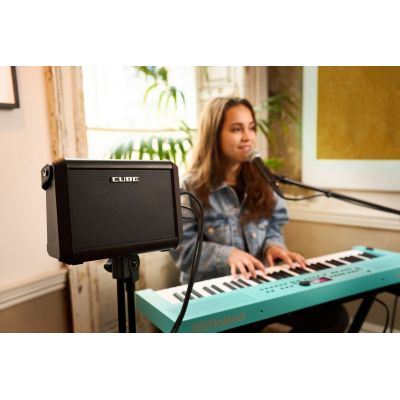 Boss CUBE Street Mini Amplificador multinstrumento con batería