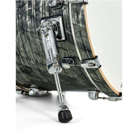 TAMA Starclassic Walnut Birch 5-piece shell pack with 22" bass drum