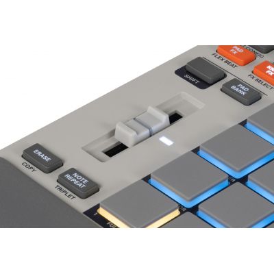 Akai MPC SAMPLE Secuenciador, Sampleador y procesador de efectos