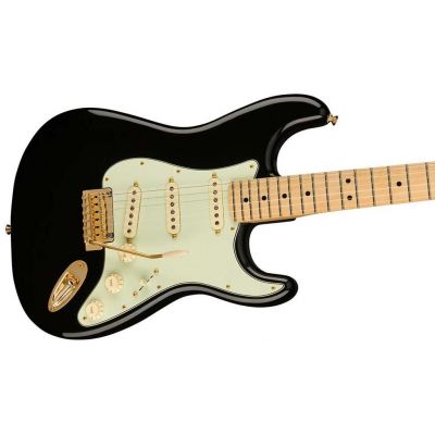 FENDER Player Stratocaster®, Maple Fingerboard, Black Limited Edition
