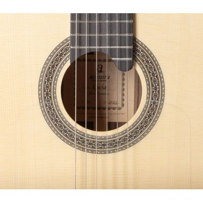Admira Lucia Guitarra Flamenca