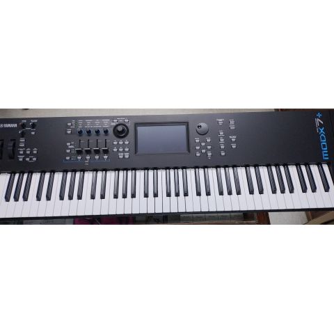 Yamaha MODX7+ Plus B-Stock Exposición