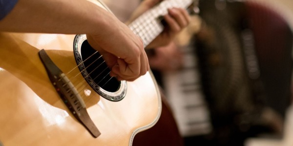 Las tres mejores guitarras clásicas para principiantes